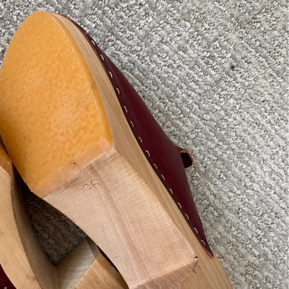 NEW BRYR Clogs with Burgundy Leather and Tassles, Sz 36 - Picture 5 of 6